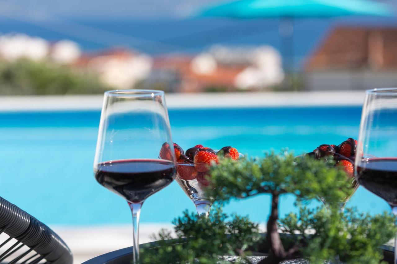 Apartments Lidija - Sea View Apartment With Exclusive Right Of Using Hot Tub Or Split Level Apartment With Exclusive Right Of Using Pool Podstrana Exterior foto