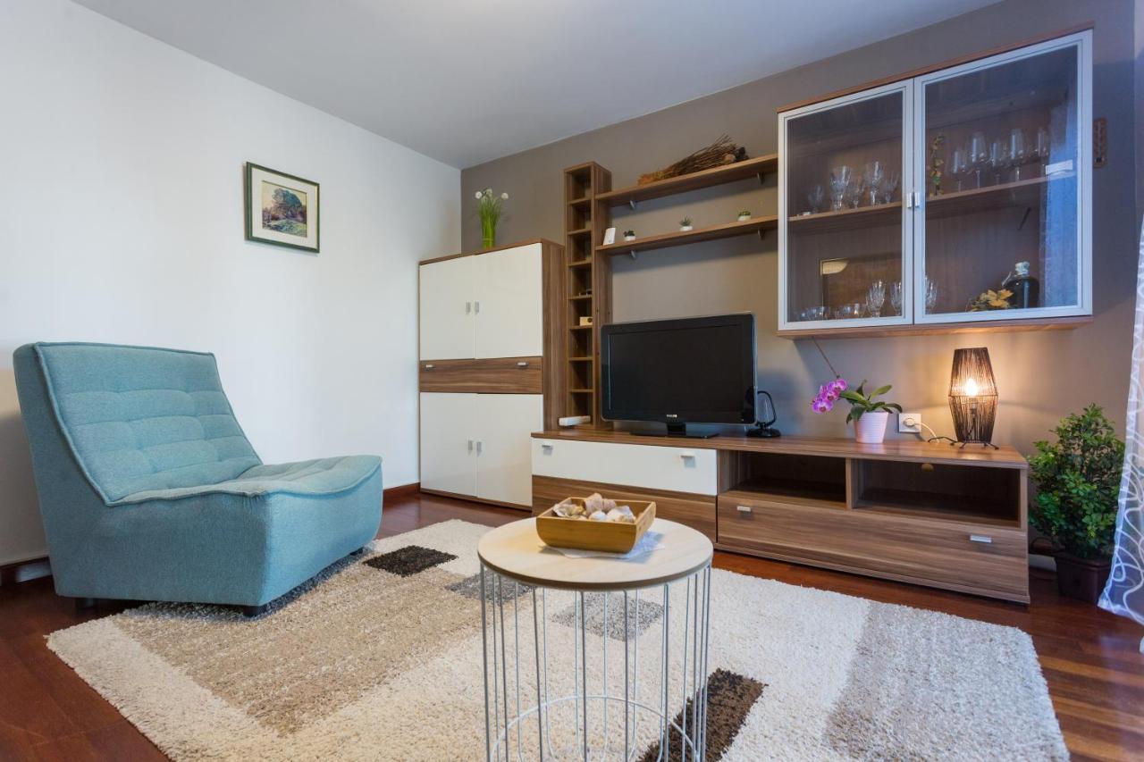 Apartments Lidija - Sea View Apartment With Exclusive Right Of Using Hot Tub Or Split Level Apartment With Exclusive Right Of Using Pool Podstrana Exterior foto