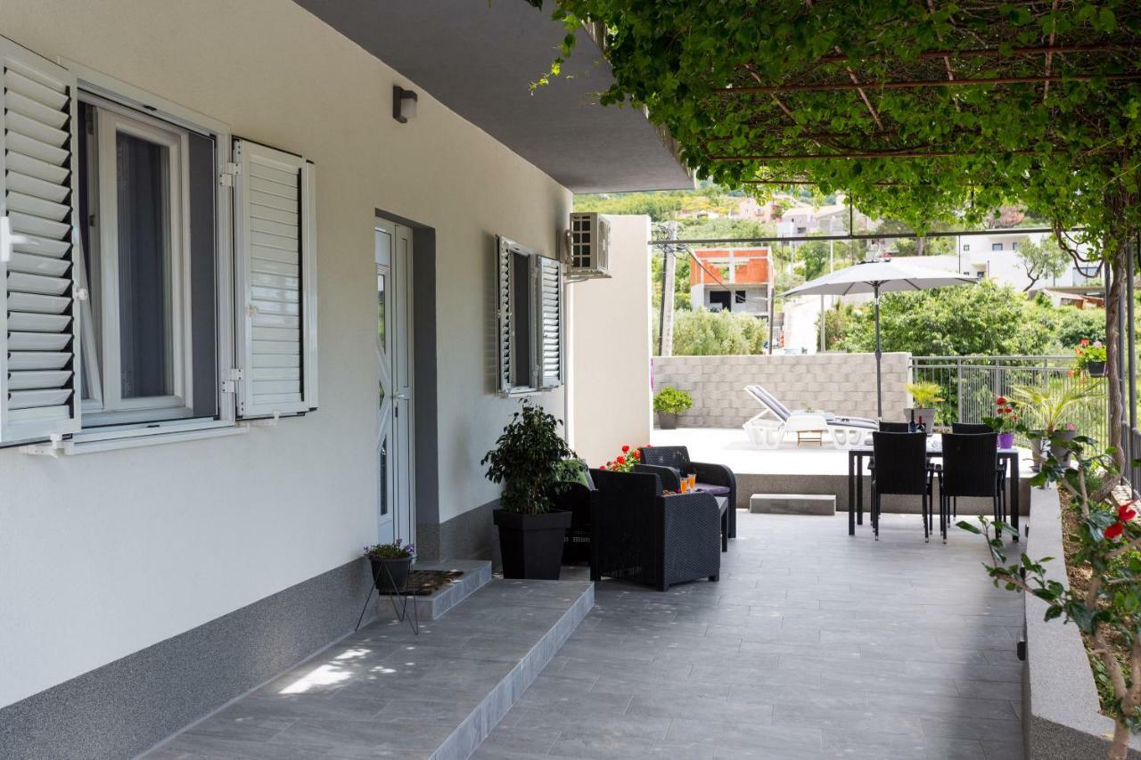 Apartments Lidija - Sea View Apartment With Exclusive Right Of Using Hot Tub Or Split Level Apartment With Exclusive Right Of Using Pool Podstrana Exterior foto