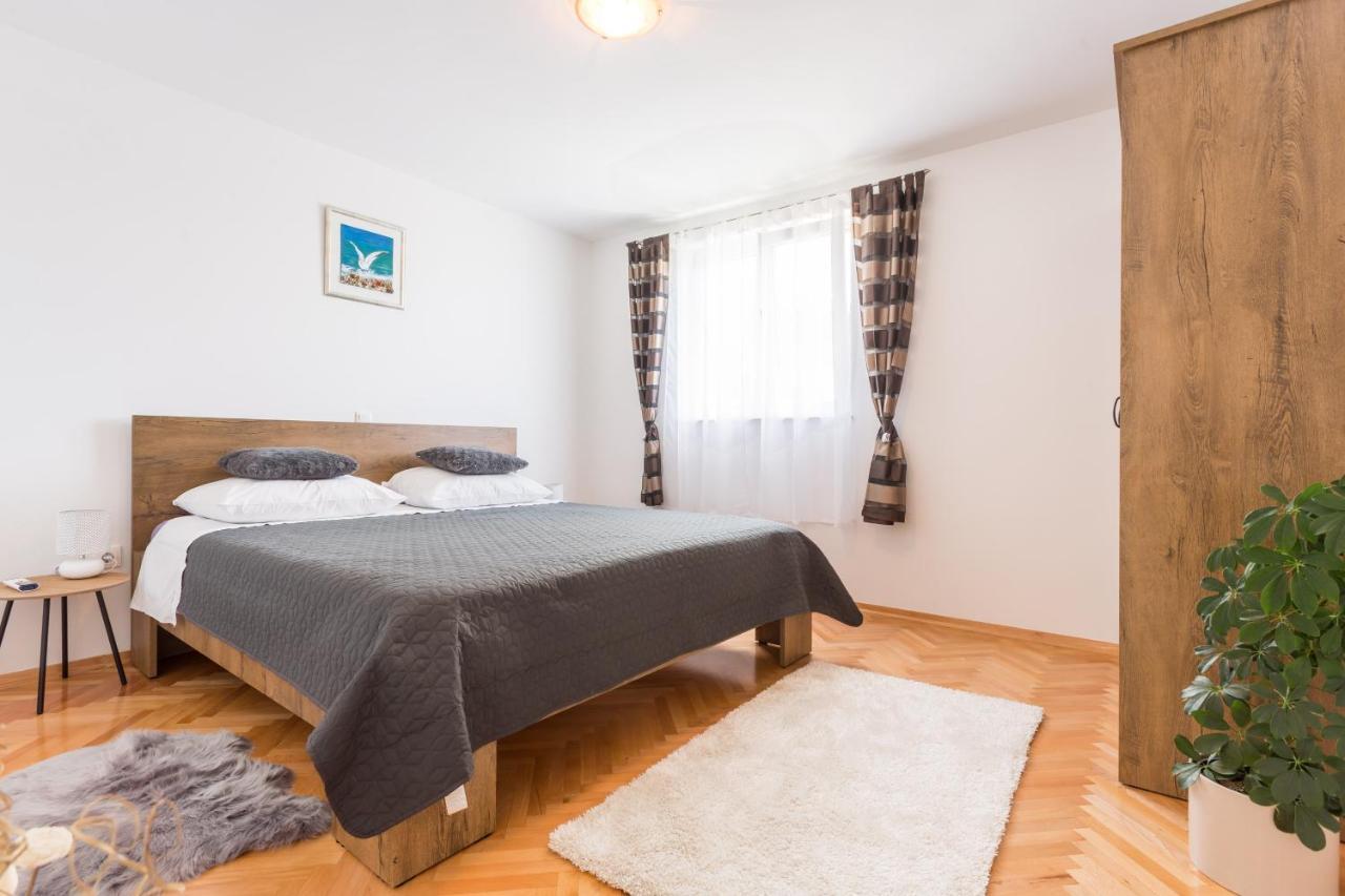 Apartments Lidija - Sea View Apartment With Exclusive Right Of Using Hot Tub Or Split Level Apartment With Exclusive Right Of Using Pool Podstrana Exterior foto
